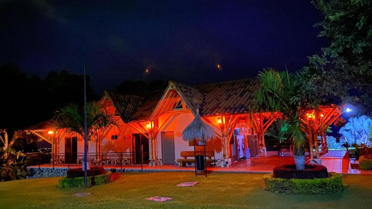 La Victoria Hotel Campestre Quimbaya Exterior photo